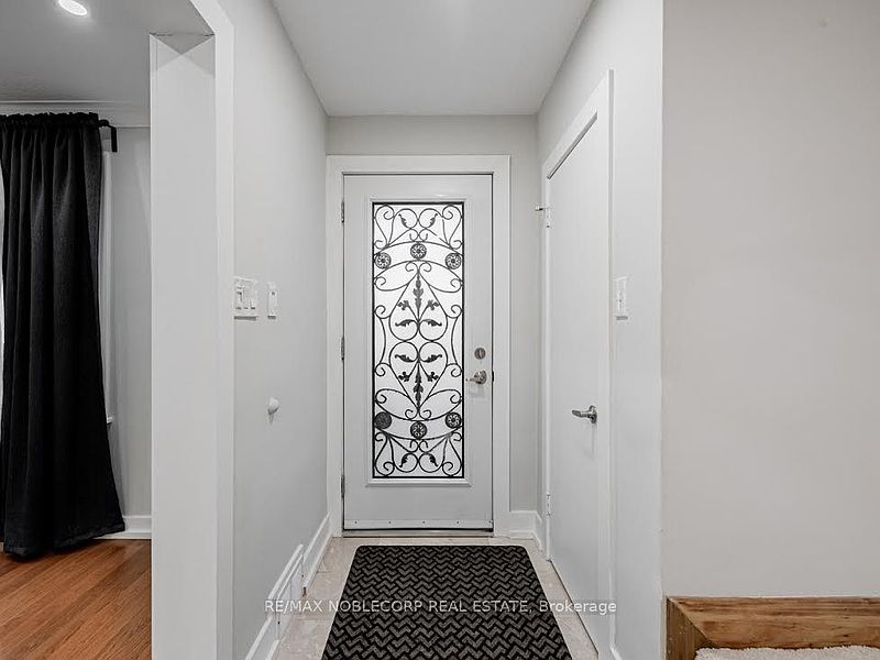 Toronto House for rent - 3 Bedrooms — photo 16