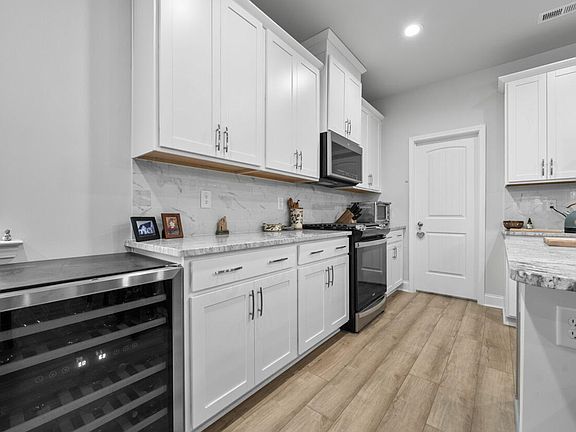 5th image of 358 Mallard Loop Dr