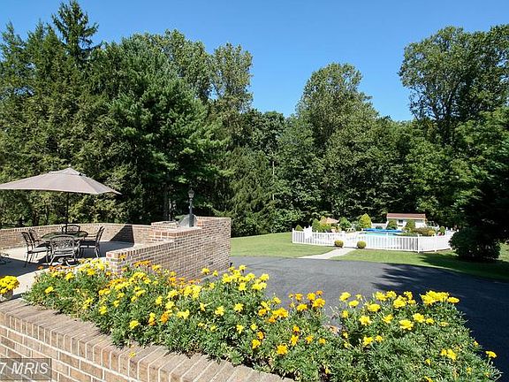 4th image of 709 Millwood Dr