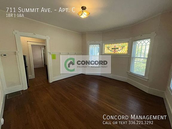 4th image of 711 Summit Ave #C