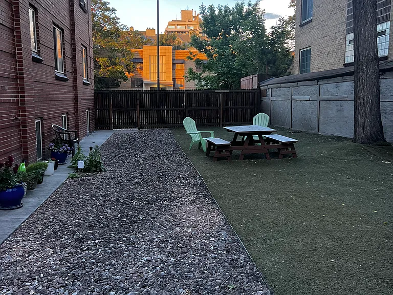 1115 Colorado Blvd #2 — Photo 8