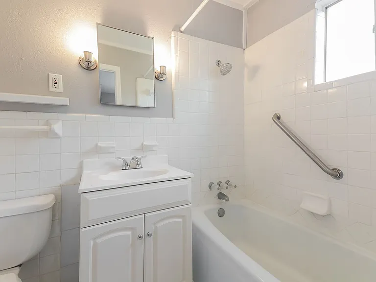 1400 N Austin St — Photo 13