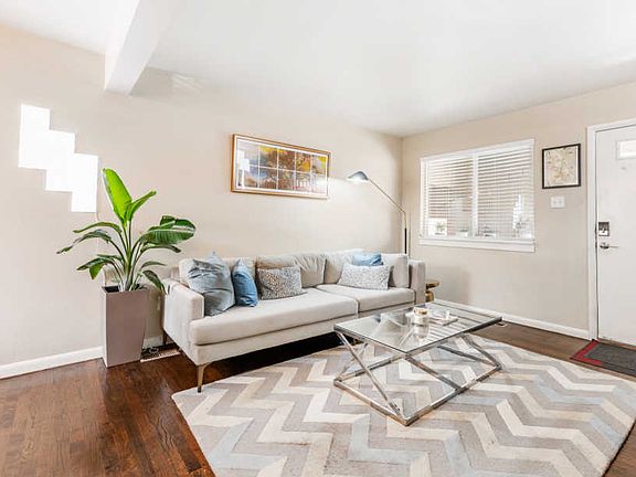 2nd image of 650 N 300 W APT 243
