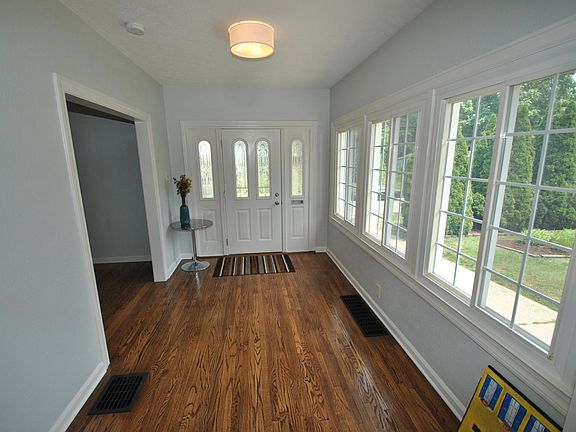 Inside Foyer/Entry