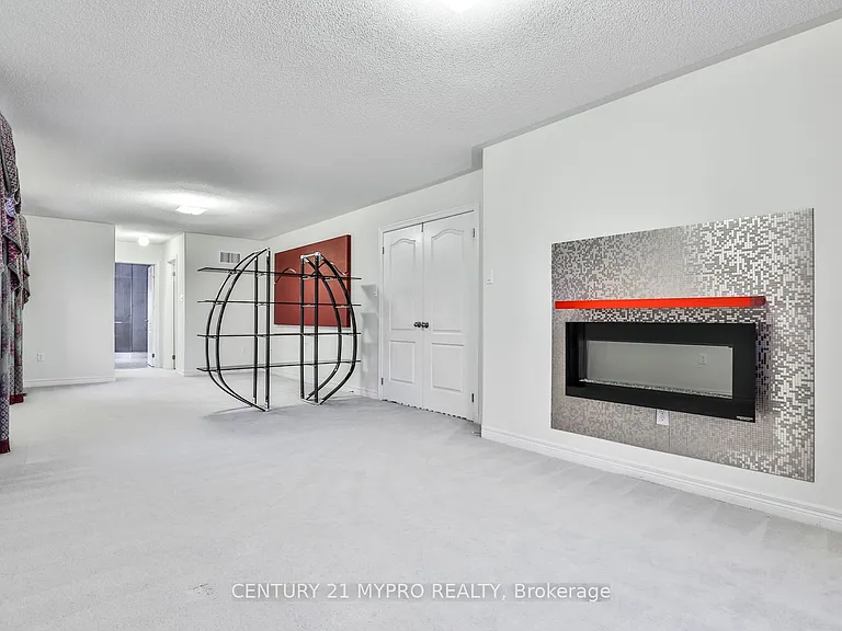 431 Woodspring Ave E — Photo 26