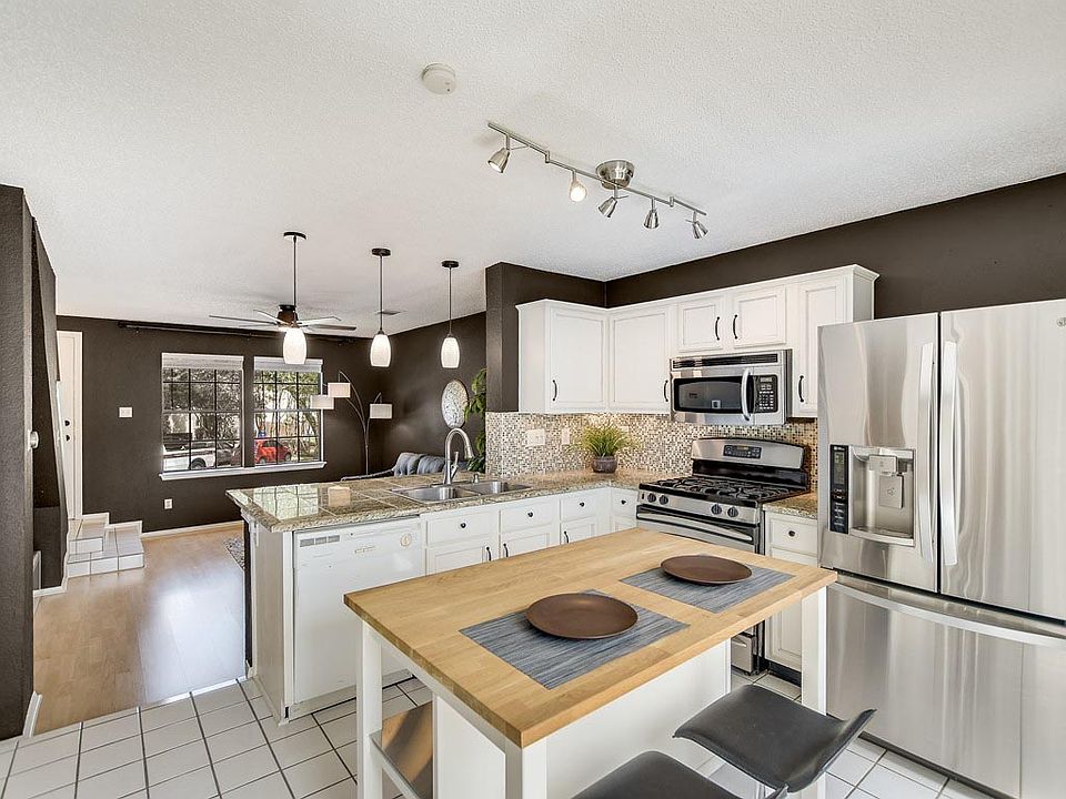 1st image of 11901 Swearingen Dr APT 3