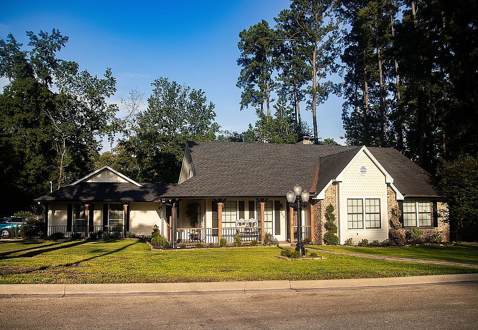 1st image of 302 Timberline Dr