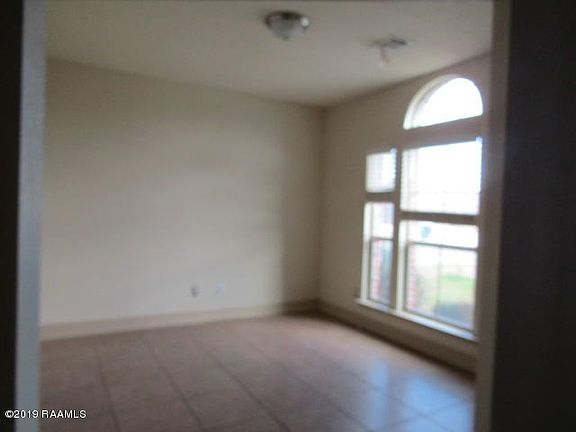 5th image of 111 Still Meadow Dr