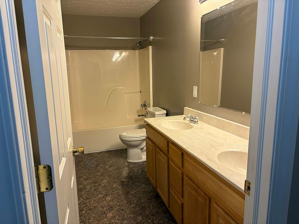 1st image of 117-119 Valley Forge Ct