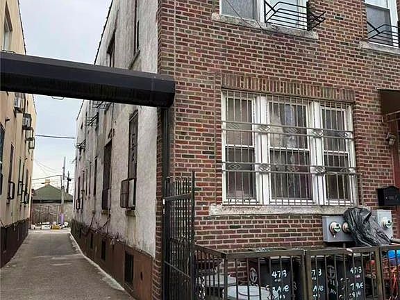 2nd image of 4713 7th Ave