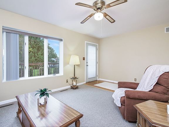 3rd image of 35W860 Crispin Dr