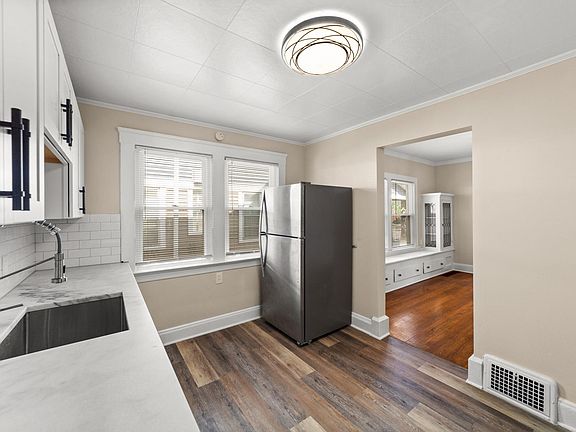 3rd image of 1218 Nicholson Ave #1