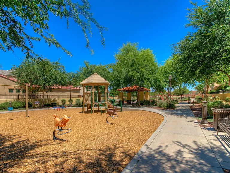 3487 E Windsor Dr — Photo 38