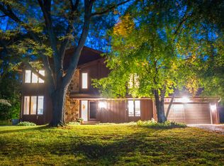 605 Forest Grove Ln, Brookfield, WI 53005