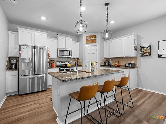 3rd image of 8711 Stonehollow Dr