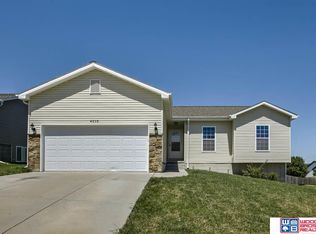 4310 W Thatcher Ln, Lincoln, NE 68528