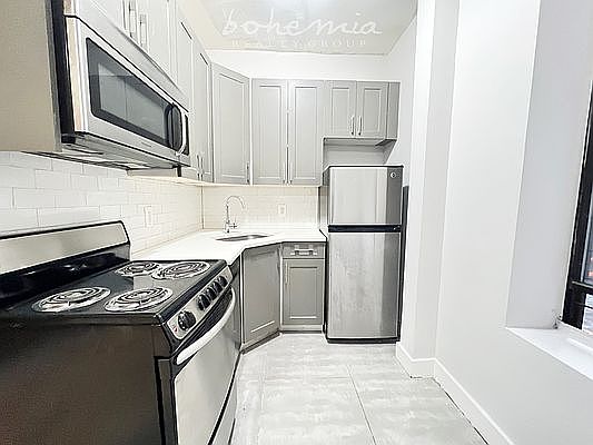 2nd image of 512 W 158th St #11