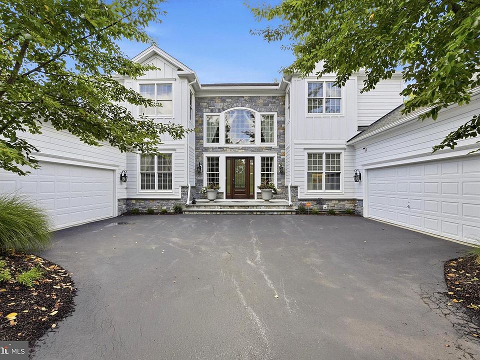 1st image of 1476 E Stonington Dr