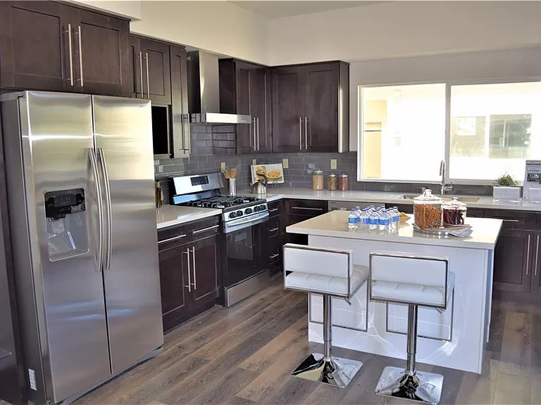 9237 Wakefield Ave — Photo 5
