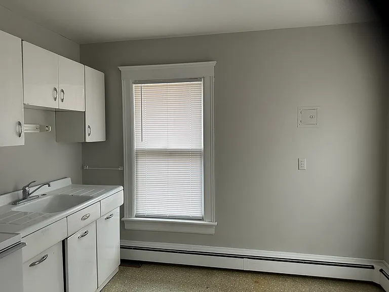 323 1/2 W Galena Ave #1 — Photo 8
