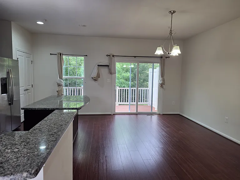 8071 Locust Mill St — Photo 9