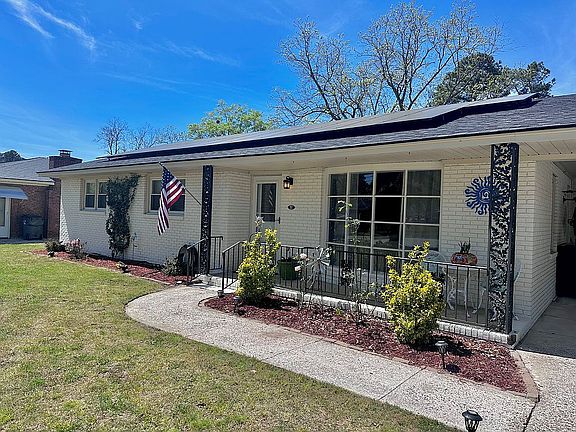 3rd image of 215 Flores Ln