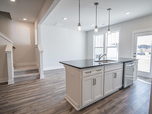3rd image of 45 Mardale Ln