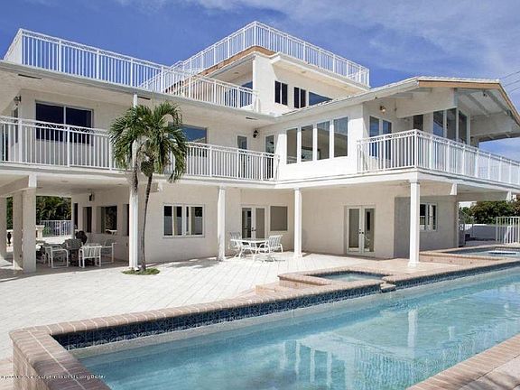 2nd image of 4020 S Ocean Blvd