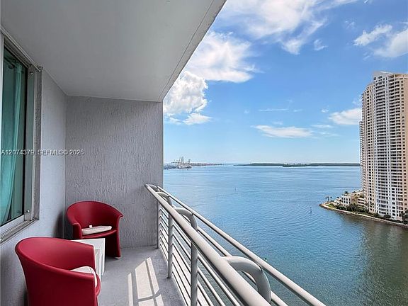 4th image of 335 Biscayne Blvd APT 2003