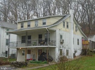 8 N Blacksmith Ave, Windsor, PA 17366