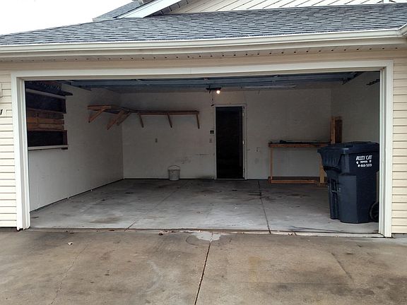 3rd image of 601 NW 20th St #33