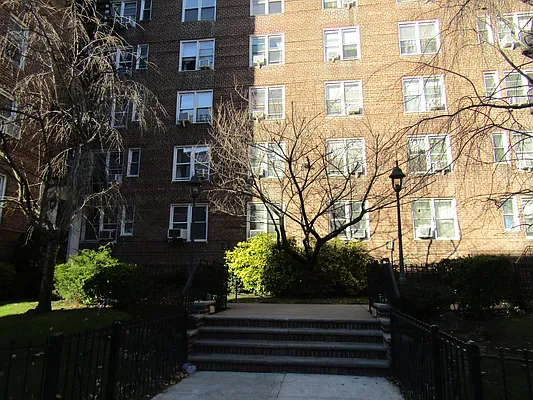 Sold by Properties Logan Inc | media 20