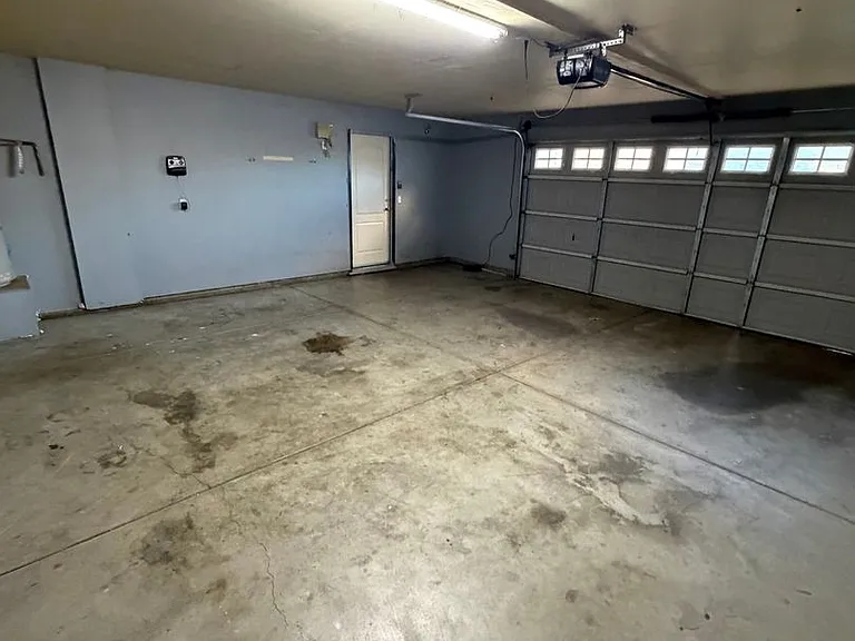 585 Hart Dr — Photo 29