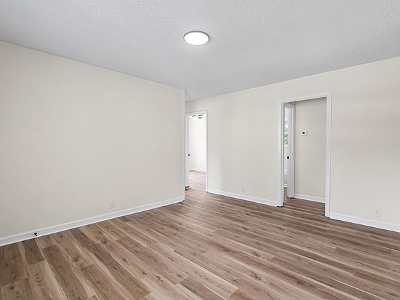 5th image of 3216 Ross Ave