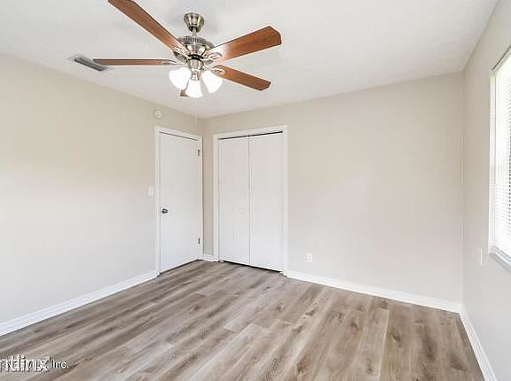 3rd image of 5151R Witby Ave
