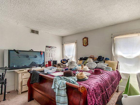 4th image of 4816 7th Ave