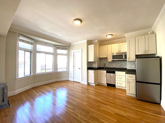 3rd image of 887 Bush St APT 409