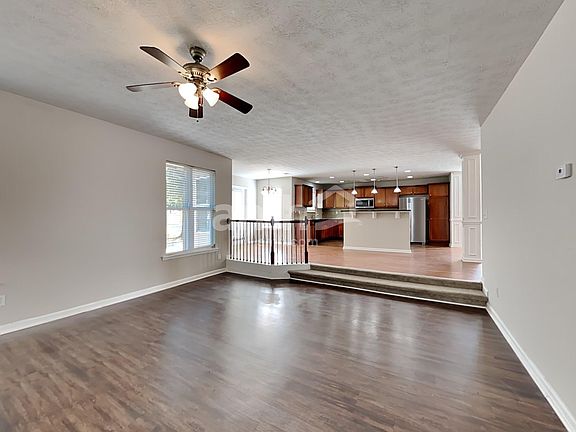 3rd image of 2296 Park Manor Ln
