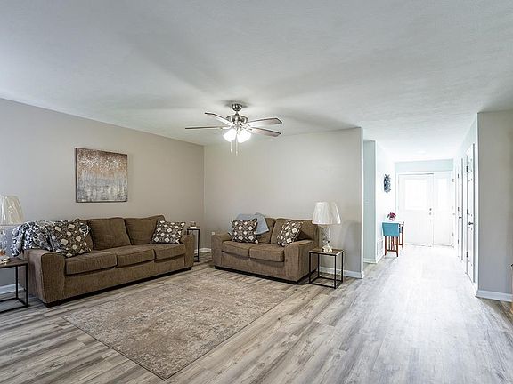 5th image of 124 Teakwood Dr