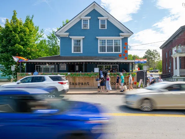 538 Main St, Mahone Bay, NS B0J 2E0
