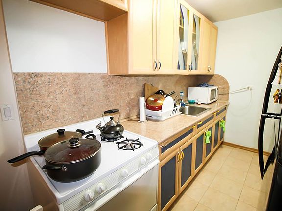 5th image of 2940 W 5th St APT 3A