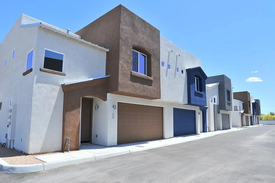 1218 E Blacklidge Dr #3108