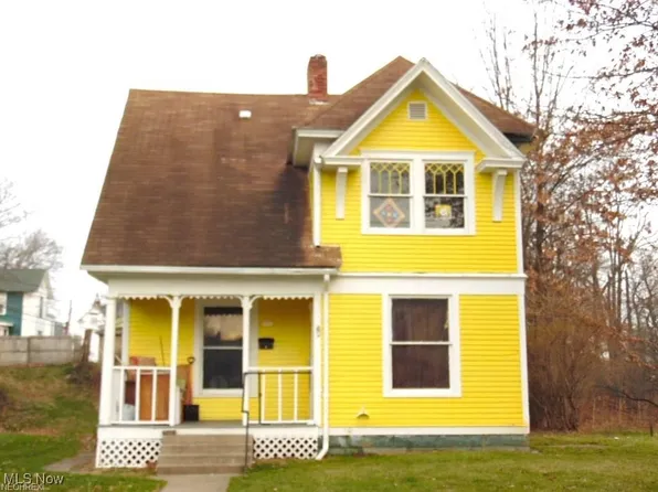 440 S 3rd St, Coshocton, OH 43812