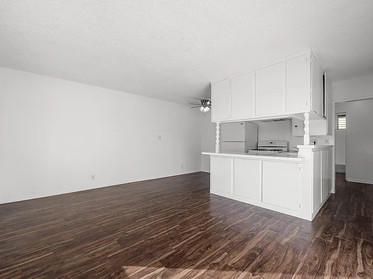 5326 La Mirada Ave — Photo 9