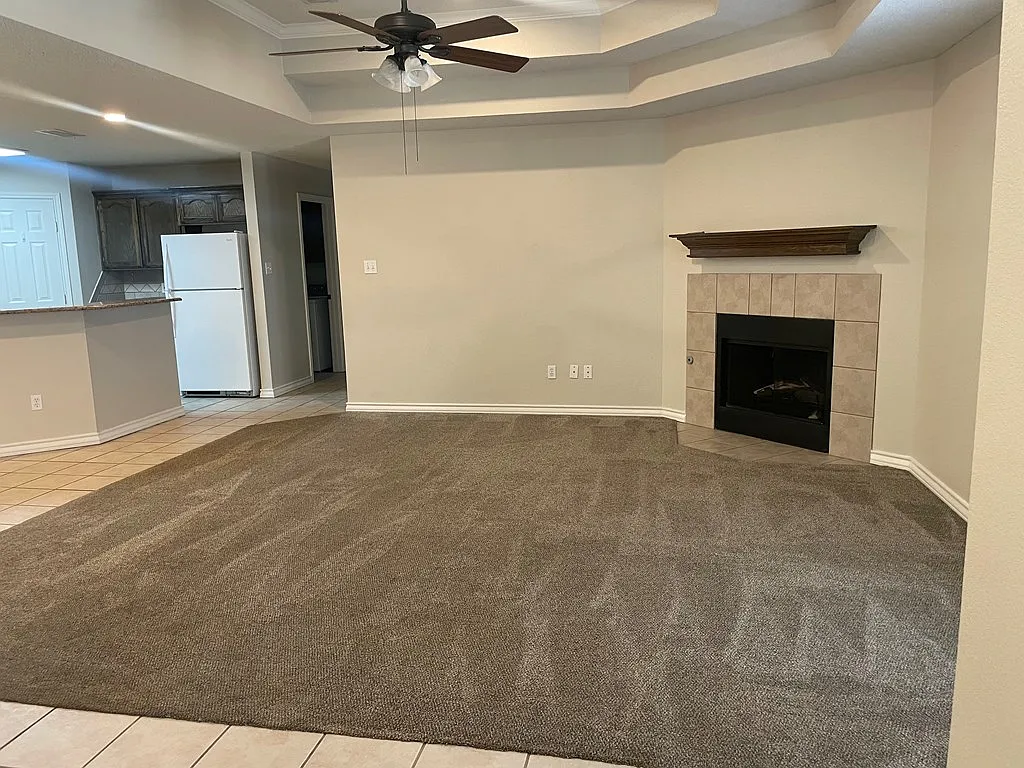 3 bed, 2.0 bath, 1725 sqft, $2,300 — Photo 4