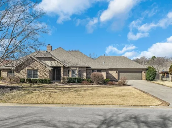 209 El Contento Dr, Bentonville, AR 72712
