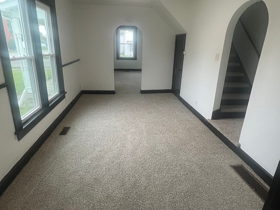 1st image of 902 Park Ave
