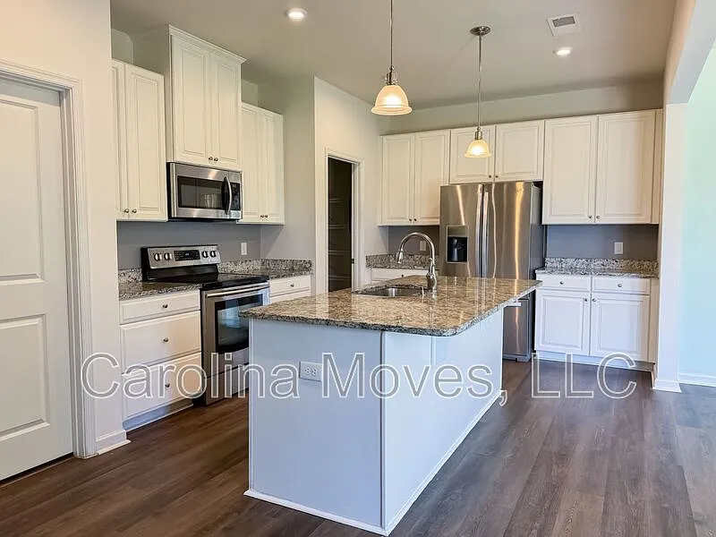3 bed, 2.5 bath, 2199 sqft, $2,149 — Photo 1