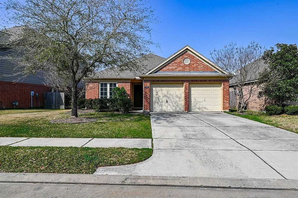 2106 Castle Gardens Lane - 1 — Photo 2