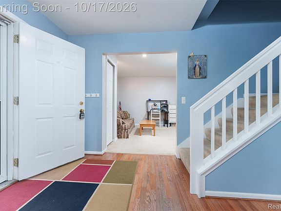 4th image of 3340 Bennington Dr